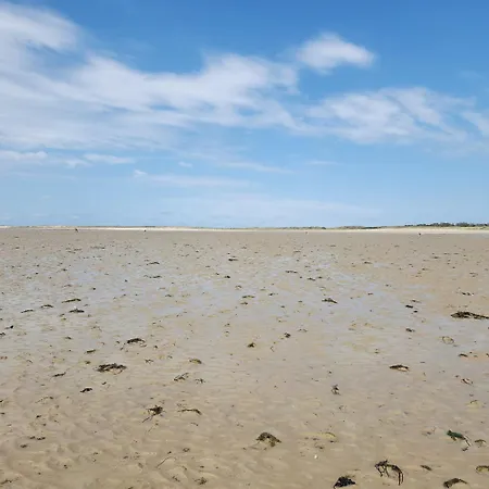 3 étoiles à Lessay, Jardin Clos, 3 Chambres, Proche Plages, Chiens Acceptés *