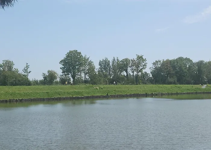 3 Etoiles A Lessay, Jardin Clos, 3 Chambres, Proche Plages, Chiens Acceptes Holiday home